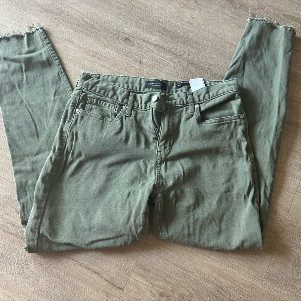 Banana republic, midrise, skinny olive green jeans